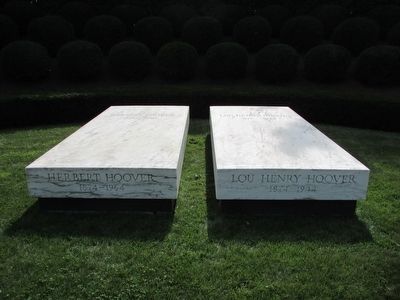 Grave of President and Mrs. Hoover image. Click for full size.