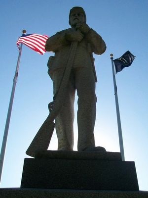 Civil War Memorial Statue. Click for full size. Civil War Memorial Statue image. Click for full size.