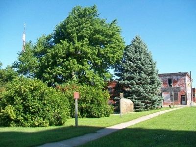 Veterans Memorial and Marker image. Click for full size.