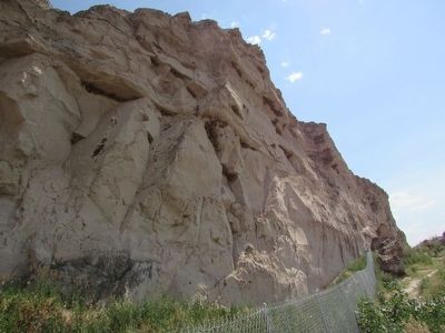 Register Cliffs image. Click for full size.