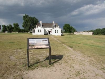 Marker at Fort Laramie image. Click for full size.