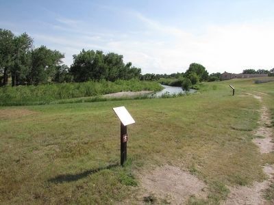 Marker at Fort Laramie image. Click for full size.