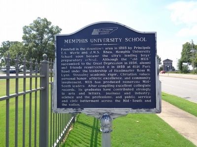 Memphis University School Marker. Click for full size. Memphis University School Marker image. Click for full size.