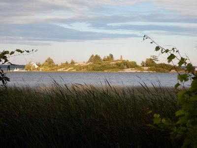 Chimney Island (Bridge Island) image. Click for full size.