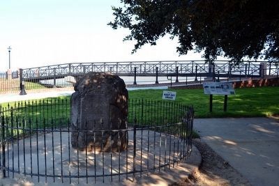 The Natchez Trace Marker in 2015 image. Click for full size.