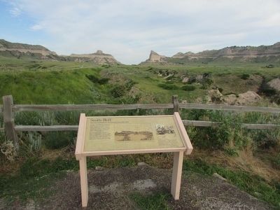 Scotts Bluff Marker image. Click for full size.