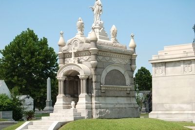 Metairie Cemetery. Click for full size. Metairie Cemetery image. Click for full size.