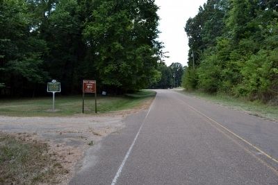 View to South Along Old Port Gibson Road image. Click for full size.