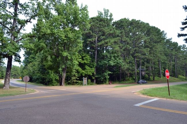 Intersection of Natchez Trace Parkway and Red Dog Road image. Click for full size.