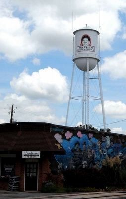 Harlem Ga. Water Tower<br>and Town Mural image. Click for full size.