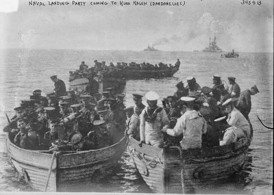 British Naval Landing Party Coming to Kum Kaleh (Dardanelles) image. Click for full size.