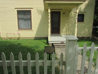 The Laban Miles House Marker image. Click for full size.