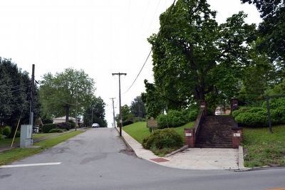 View to Southeast on College Street image. Click for full size.