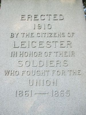 Leicester Civil War Memorial image. Click for full size.