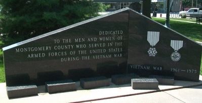 Vietnam Veterans Memorial image. Click for full size.