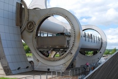 Falkirk Wheel in Operation image. Click for full size.