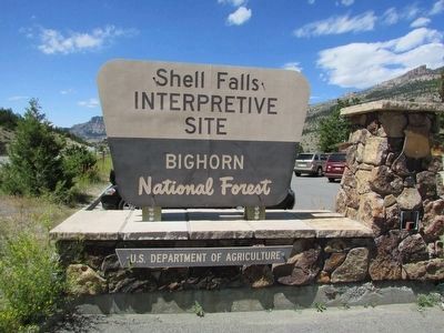 Shell Falls Interpretive Site image. Click for full size.