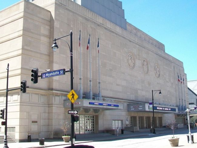 Kansas City Municipal Auditorium image. Click for full size.