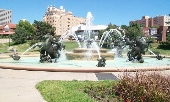 The Jesse Clyde Nichols Memorial Fountain and Marker image. Click for full size.