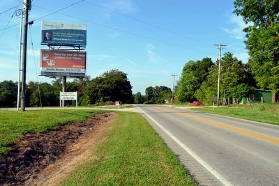 View to North Along S. Dixie Highway (US 31W) image. Click for full size.