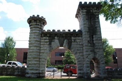 Chattanooga Confederate Cemetery Gateway Arch image. Click for full size.