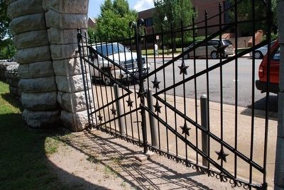 Chattanooga Confederate Cemetery Gate image. Click for full size.
