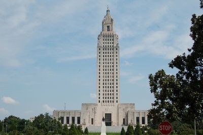 Louisiana State Capitol image. Click for full size.