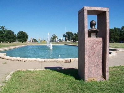 Delbert J. Haff Marker, Bust, and Fountain image. Click for full size.