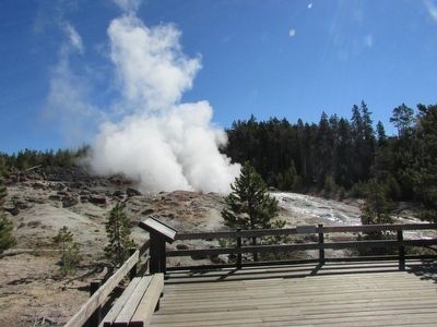 Marker at the Norris Geyser Basin image. Click for full size.