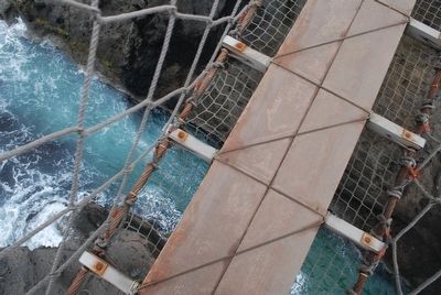 Carrick-a-Rede Rope Bridge image. Click for full size.
