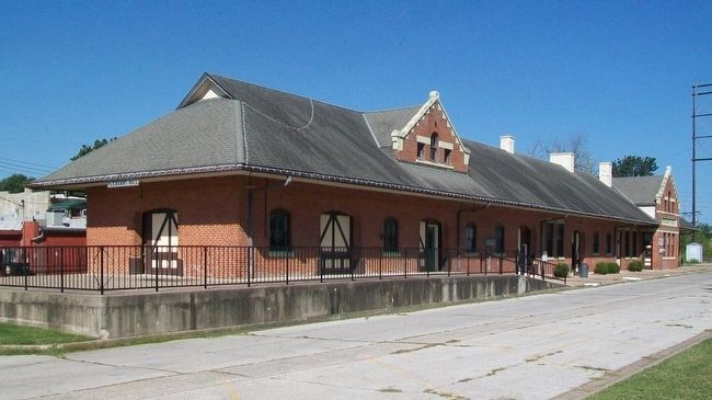 Missouri Pacific Railroad Depot image. Click for full size.