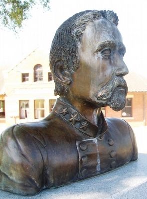 Col. Hiram Bledsoe Bust on Monument image. Click for full size.