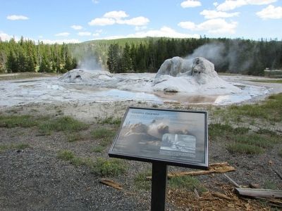 Grotto Geyser Marker image. Click for full size.