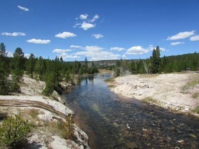 Riverside Geyser image. Click for full size.