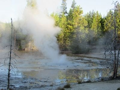 Minute Geyser. Click for full size. Minute Geyser image. Click for full size.