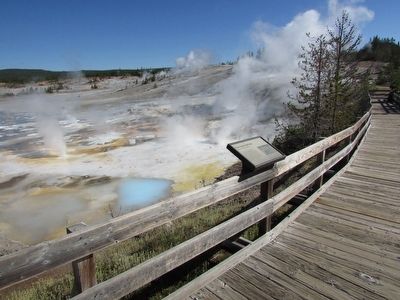 Marker at the Norris Geyser Basin image. Click for full size.