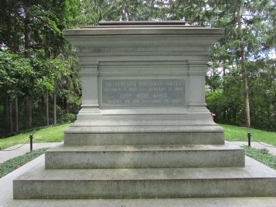 Grave of Rutherford B. Hayes image. Click for full size.