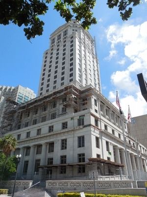 Miami-Dade County Courthouse image. Click for full size.