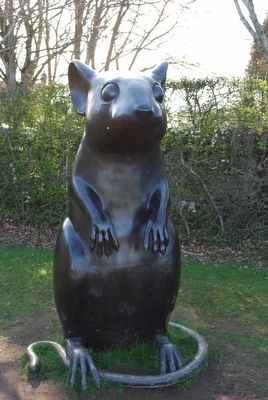 To a Mouse Statue image. Click for full size.
