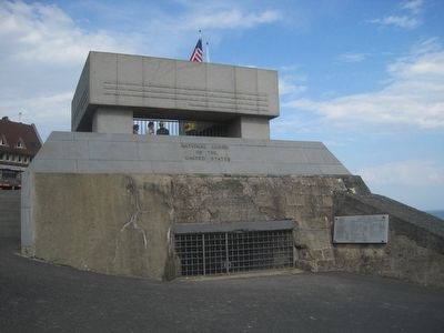 Le sacrifice des soldats am�ricains sur la plage de Vierville Marker image. Click for full size.