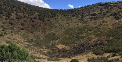 Capulin Volcano cinder cone at top. image. Click for full size.