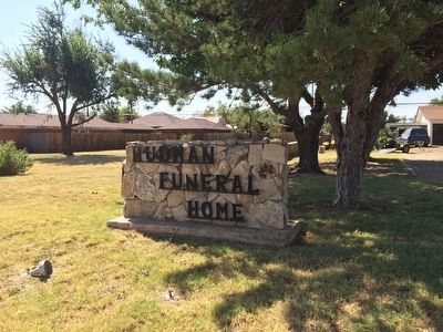 Current owners of house - The Hudman Funeral Home image. Click for full size.