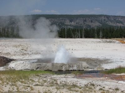 Cliff Geyser image. Click for full size.