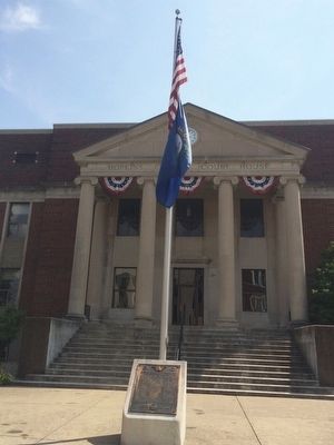 Hopkins County Courthouse. Click for full size. Hopkins County Courthouse image. Click for full size.