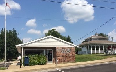 Post Office next to marker. image. Click for full size.