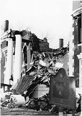 Grady County Marker after 1980 Courthouse fire image. Click for full size.