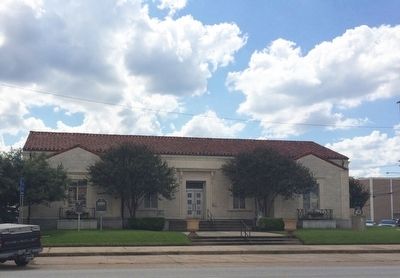 Longview Municipal Building and Central Fire Station image. Click for full size.