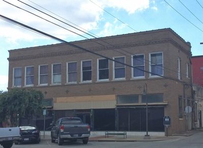 Former location of a Longview bank.. Click for full size. Former location of a Longview bank. image. Click for full size.