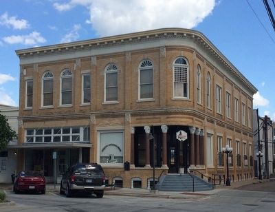 Current photo of old Citizens National Bank across street. image. Click for full size.