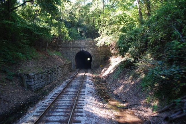 Tunnel Hill Railroad Tunnel, Missionary Ridge image. Click for full size.